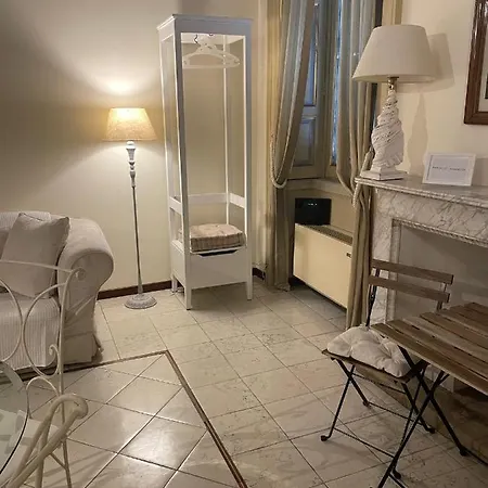 Relais Dei Mandorli Centro לינה וארוחת בוקר 4*